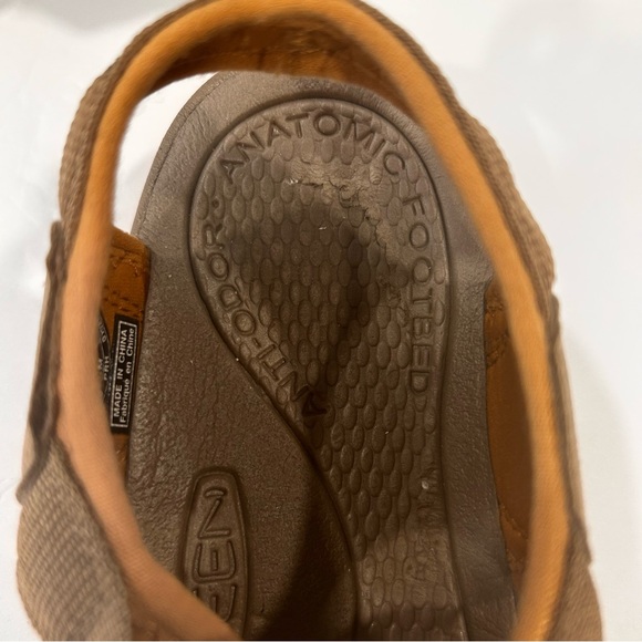 Keen Newport H2 Hiking Sandal men’s size 9 Outdoor Shoes Waterproof tan & black - Picture 9 of 16